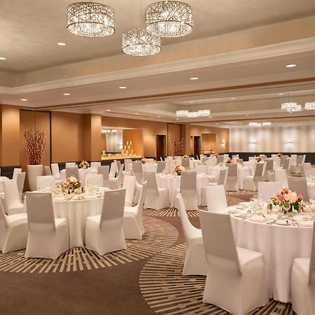 Courtyard By Marriott Toronto Downtown Hotel Екстериор снимка