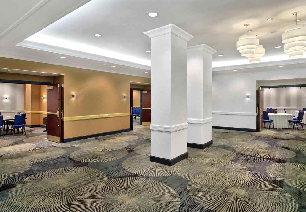 Courtyard By Marriott Toronto Downtown Hotel Екстериор снимка
