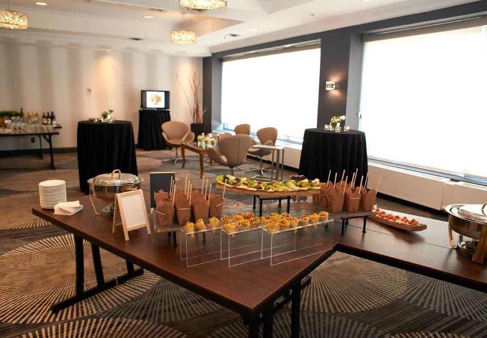Courtyard By Marriott Toronto Downtown Hotel Екстериор снимка