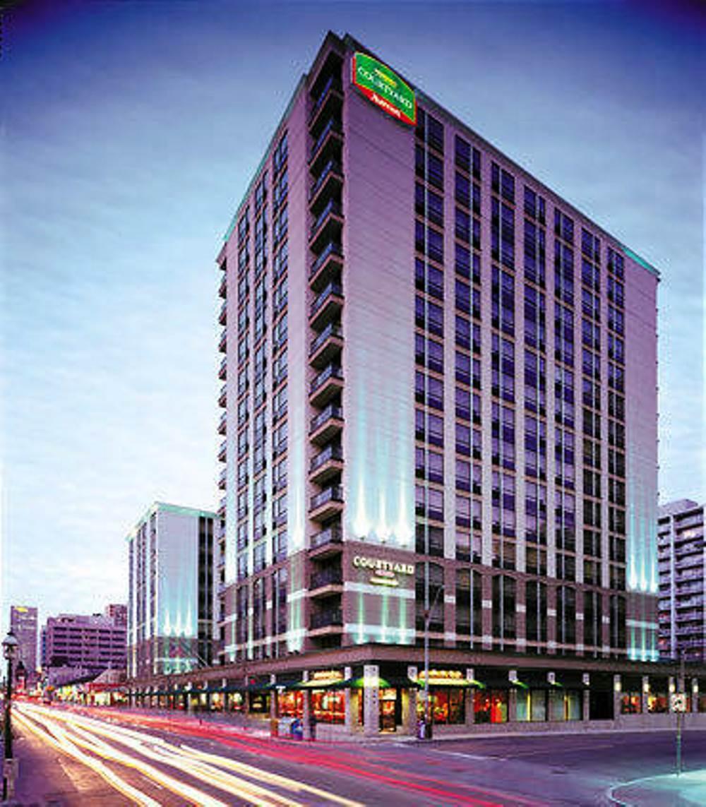 Courtyard By Marriott Toronto Downtown Hotel Екстериор снимка