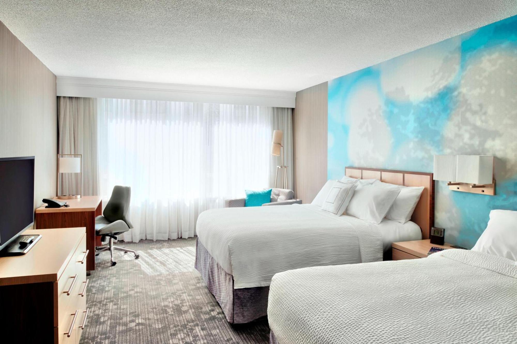 Courtyard By Marriott Toronto Downtown Hotel Екстериор снимка