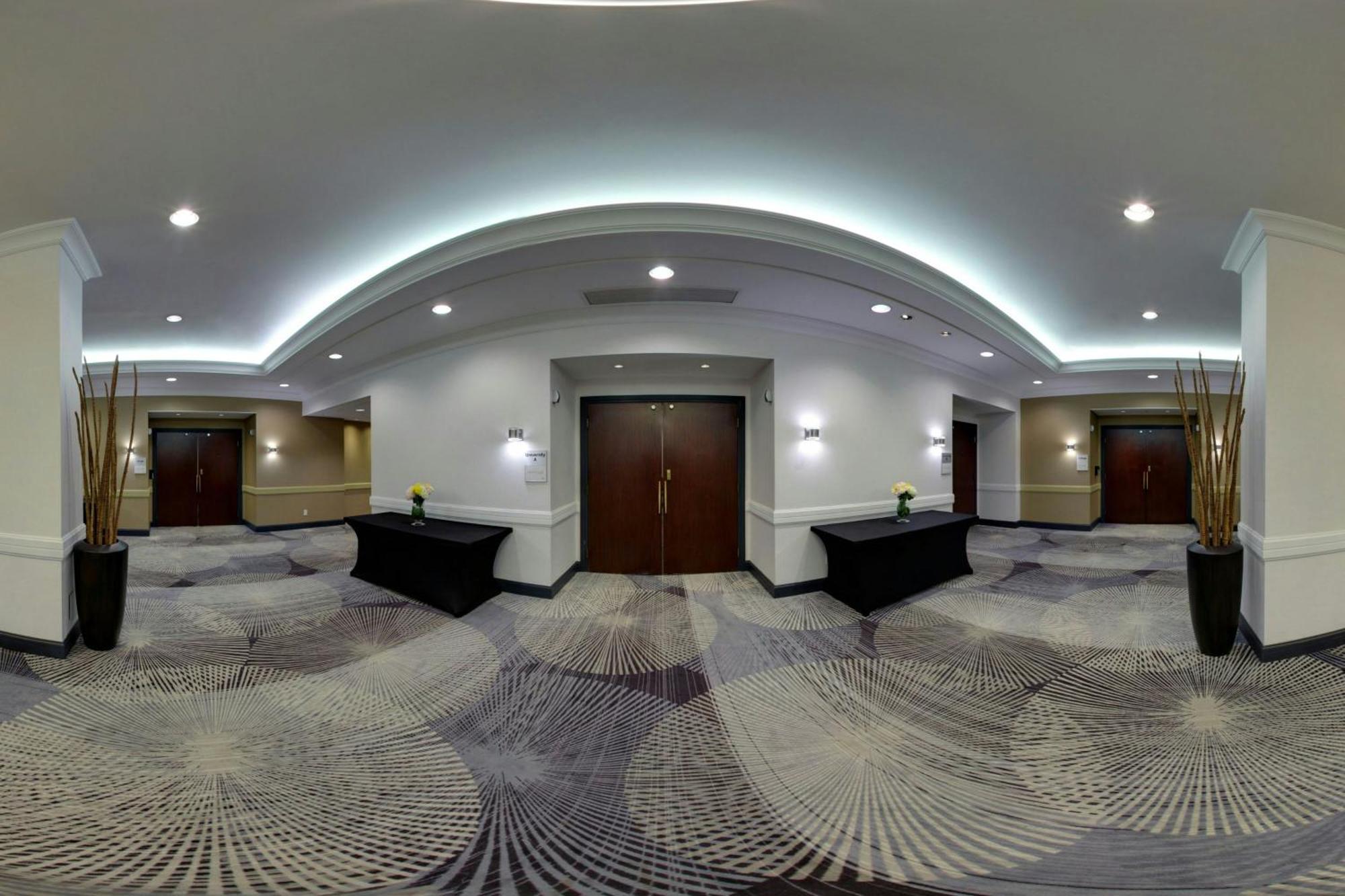 Courtyard By Marriott Toronto Downtown Hotel Екстериор снимка