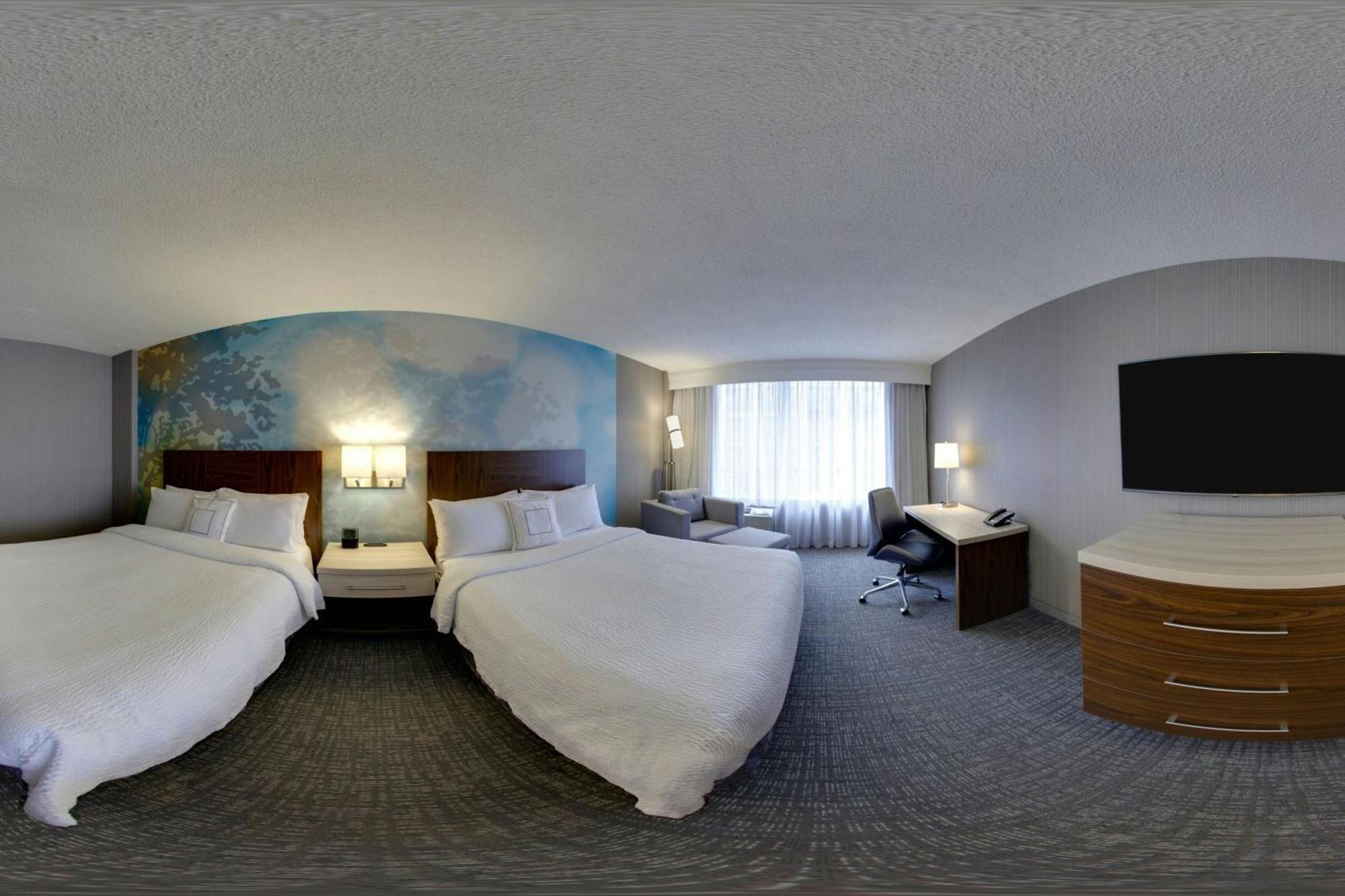 Courtyard By Marriott Toronto Downtown Hotel Екстериор снимка